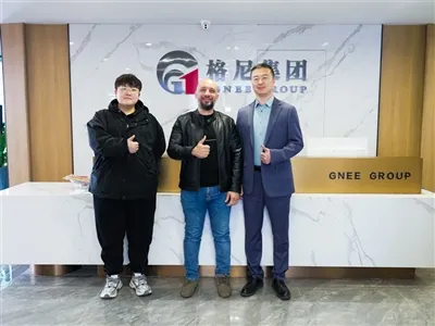 Accueillez de nouveaux clients égyptiens en acier inoxydable pour visiter la ...